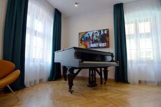 Отели типа «постель и завтрак» Kleines Hotel Сибиу Номер Делюкс-12