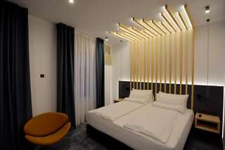 Отели типа «постель и завтрак» Kleines Hotel Сибиу Улучшенный двухместный номер с 1 кроватью-5