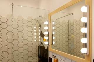 Отели типа «постель и завтрак» Kleines Hotel Сибиу Улучшенный двухместный номер с 1 кроватью-35